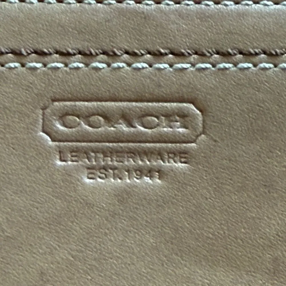 Coach credit card holder